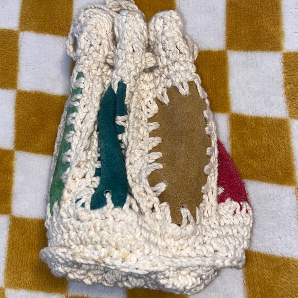 VTG SUEDE CROCHET CLUTCH Circo Rainbow Colors Cream Pouch Purse Wristlet - Picture 4 of 7